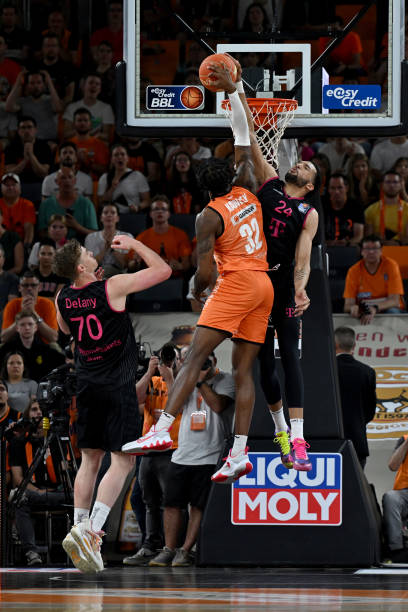 中有一个类 中有一个类