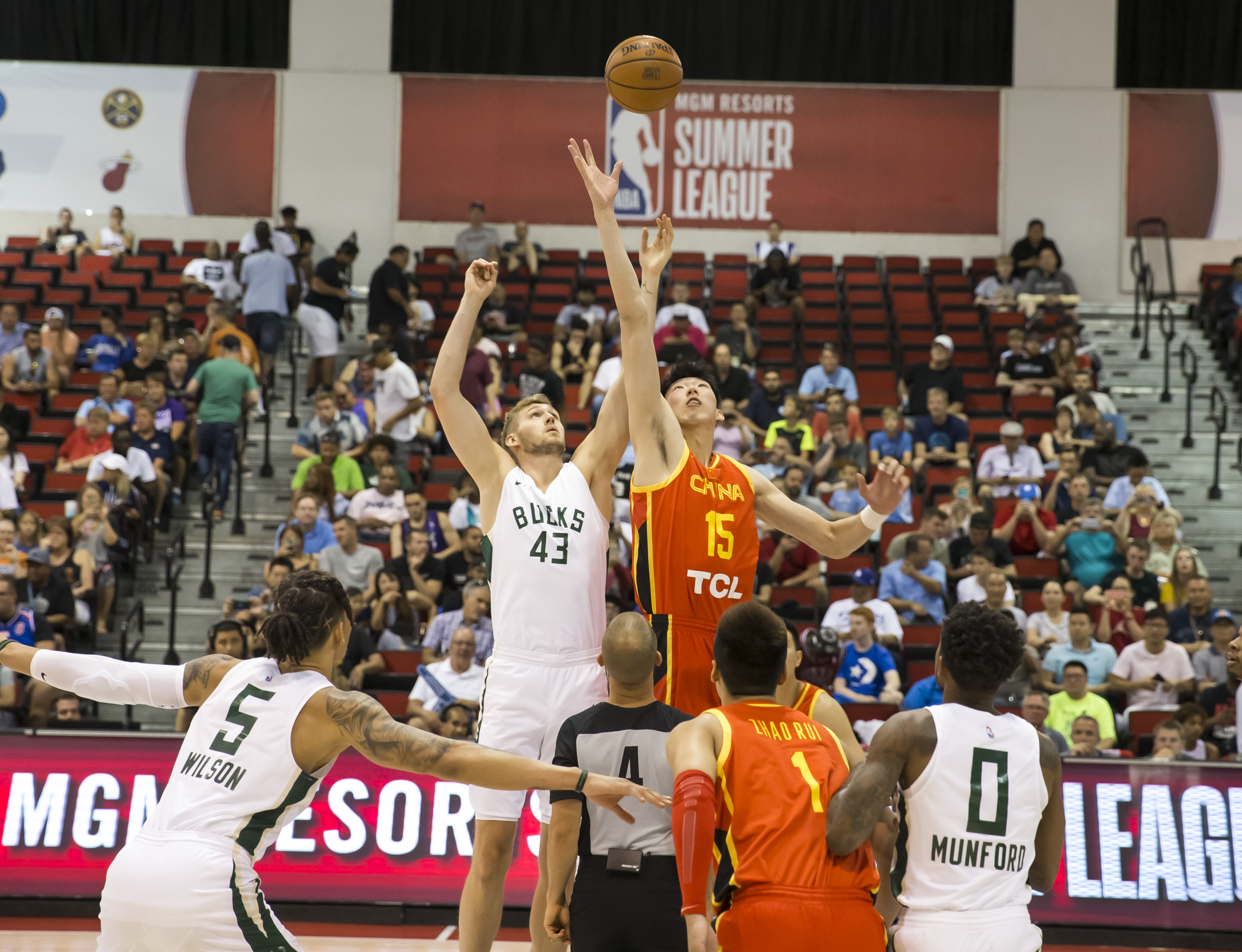 球员树立更 球员树立更