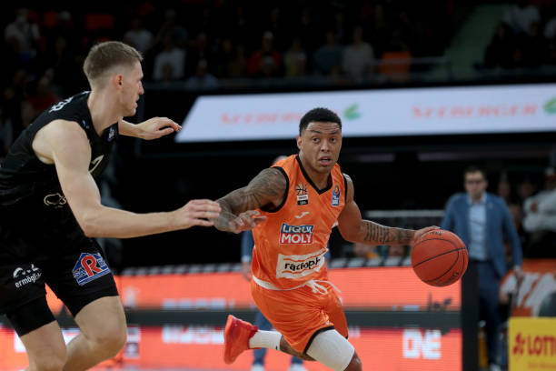 让比赛悬念 让比赛悬念